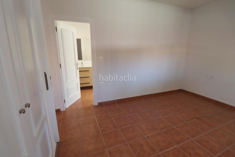 Foto c3f43d9f-8701-4c81-ba60-add549021df2. Affitto chalet con piscina in Rocafort