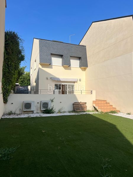 Foto 6b7fd0d0-7e85-4ad7-bcdf-5689582063d7. Casa aparellada amb calefacció aparcament piscina a Rocafort