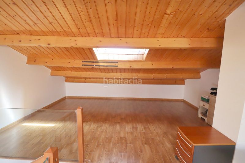 Foto b71e6e12-b927-48fc-ac8c-8453d2aa77a9. Casa aparellada amb calefacció aparcament piscina a Rocafort