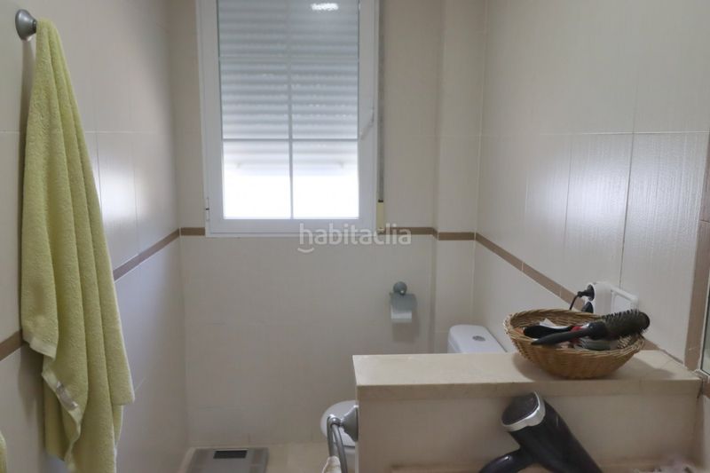 Foto ceb1e22f-4b52-4b7e-a482-2a9763a189e4. Casa aparellada amb calefacció aparcament piscina a Rocafort