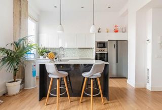 Miete Etagenwohnung  Calle calle san vicente mártir. Elegancia y amplitud en el corazón de valencia