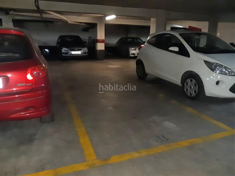Foto b3033392-6c3c-4191-9618-ba61e29c477d. Aparcament cotxe a Cardenal Benlloch Mislata