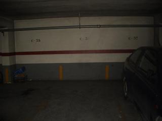 Parking voiture à La Constitución-Canaleta