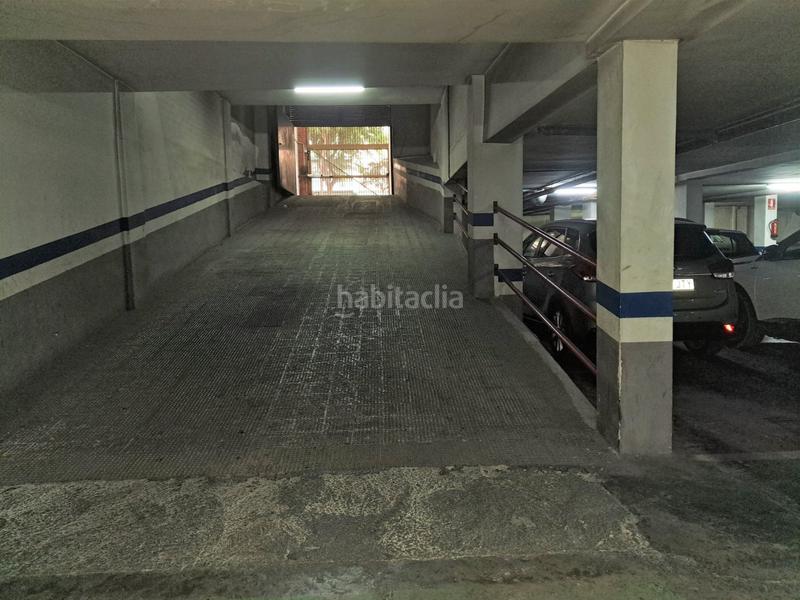 Foto 938da6e3-2acb-4dcd-8fdf-6d529e6f9c22. Parking voiture dans La Constitución-Canaleta Mislata