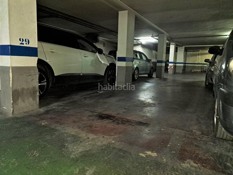 Foto a7a4019c-f78e-4e8d-8c9e-dfeb32a81d9f. Parking voiture dans La Constitución-Canaleta Mislata