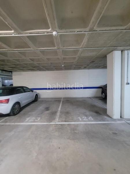 Foto fc031f08-9a3a-402c-b534-4ad408c96e46. Parking voiture dans País Valencià Mislata