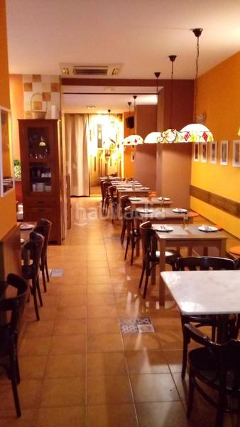 Foto be04a756-e5d3-4d17-acc8-b7ddc1612e6f. Alquiler local comercial en traspaso cafeteríarestaurante céntrico en Quart de Poblet