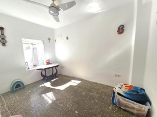 Planta baixa a La Constitución-Canaleta. Bajo vivienda zona príncipe de asturias