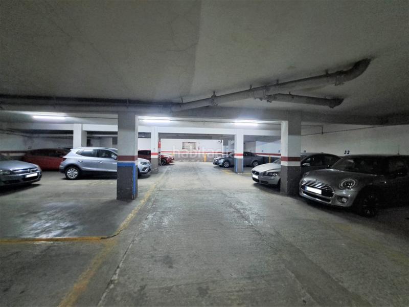 Foto 65f461a3-ec90-49b2-afcc-44366707bffa. Alquiler parking coche garaje con armario trastero en Mislata