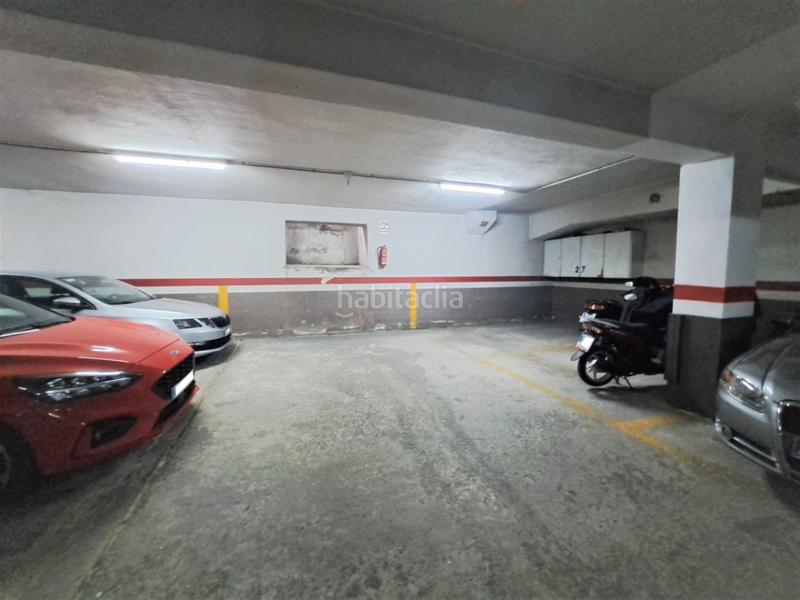 Foto 706169d8-0411-4b6a-afce-b33df24b69cb. Alquiler parking coche garaje con armario trastero en Mislata