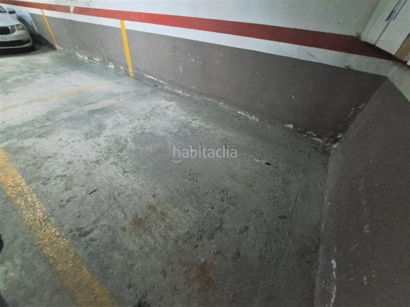 Foto 73de5613-b333-4392-ad39-c7d7c51b6040. Alquiler parking coche garaje con armario trastero en Mislata