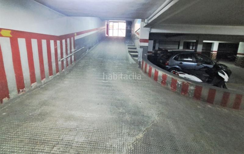 Foto d407489e-ca3c-409b-bc27-2a37e158eeeb. Alquiler parking coche garaje con armario trastero en Mislata