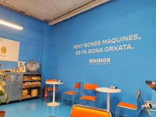 Rent Business premise in Russafa. En la mejor calle de russafa, horchatería y cafetería.
