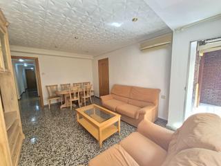 Lloguer Pis a Cardenal Benlloch. 3 dormitorios 1 baño terraza con ascensor