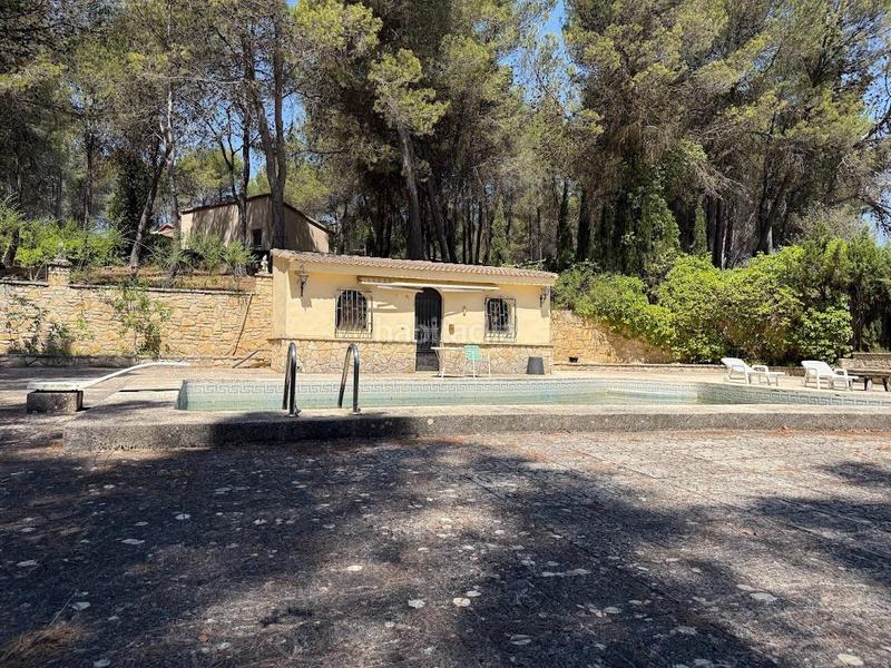 Foto 268f0774-a262-49ff-b4b6-b9aaf78da105. Casa amb aparcament a Batoi Alcoi