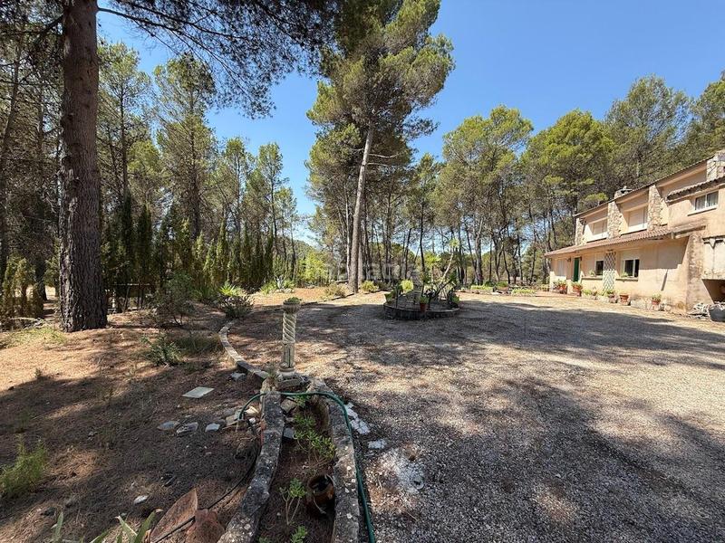 Foto 2eeab282-f3b1-4ea6-91c8-580dd406fbd1. Casa amb aparcament a Batoi Alcoi