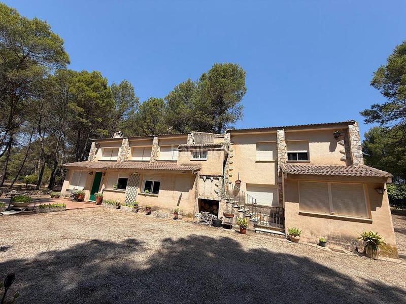 Foto 42acdcc2-7834-479d-9d0b-471c41ea9e8e. Casa amb aparcament a Batoi Alcoi