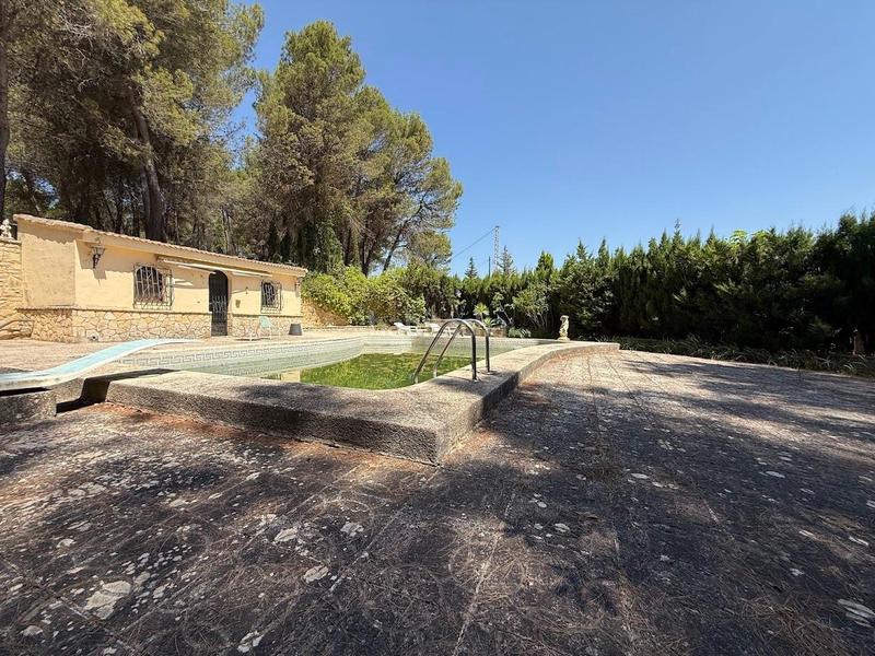Foto 503d2c47-6f7e-41c1-8429-5e40a8b566ba. Casa amb aparcament a Batoi Alcoi
