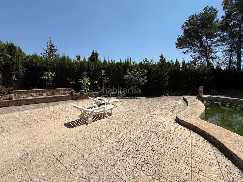 Foto bf60e46b-eb69-4832-a9c6-16e26b3cb4e1. Casa amb aparcament a Batoi Alcoi