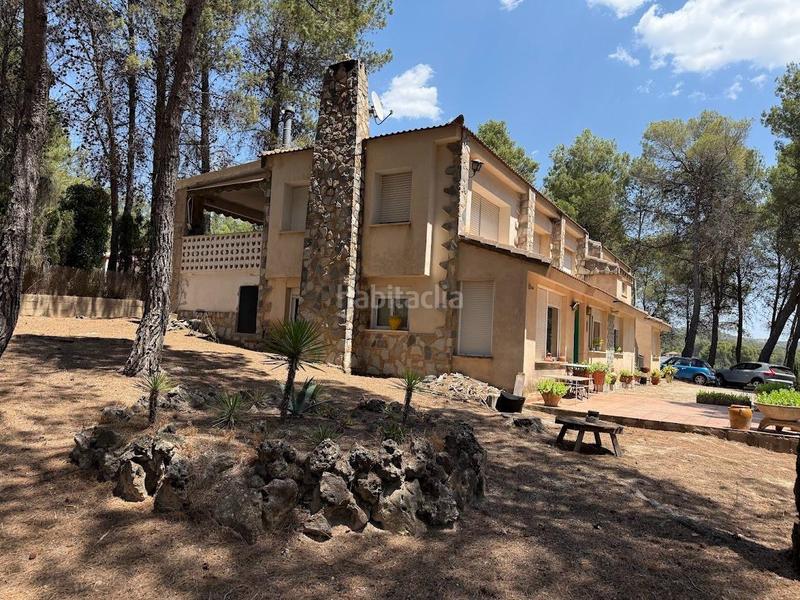 Foto d7fb80f9-3119-47a8-81f7-9f16979a7554. Casa amb aparcament a Batoi Alcoi