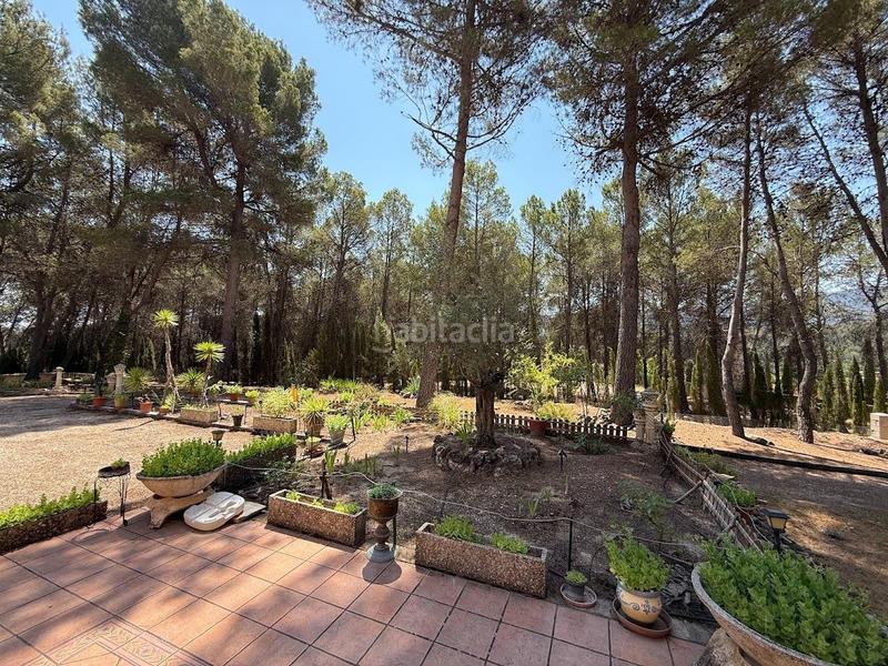 Foto ed33bc8f-a643-42d8-bd36-ebd33bacca64. Casa amb aparcament a Batoi Alcoi