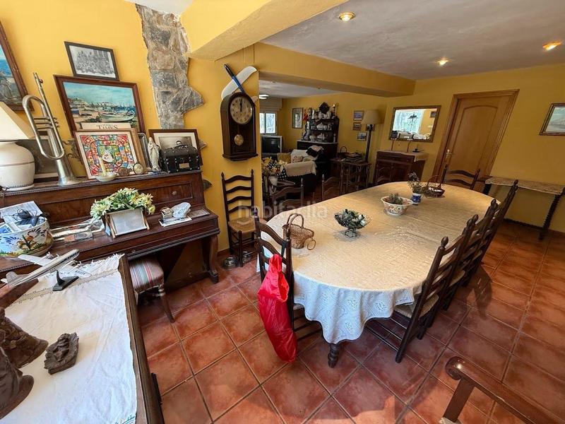 Foto f1ecac84-6f73-4cf6-a539-a5b9dd3d0879. Casa amb aparcament a Batoi Alcoi