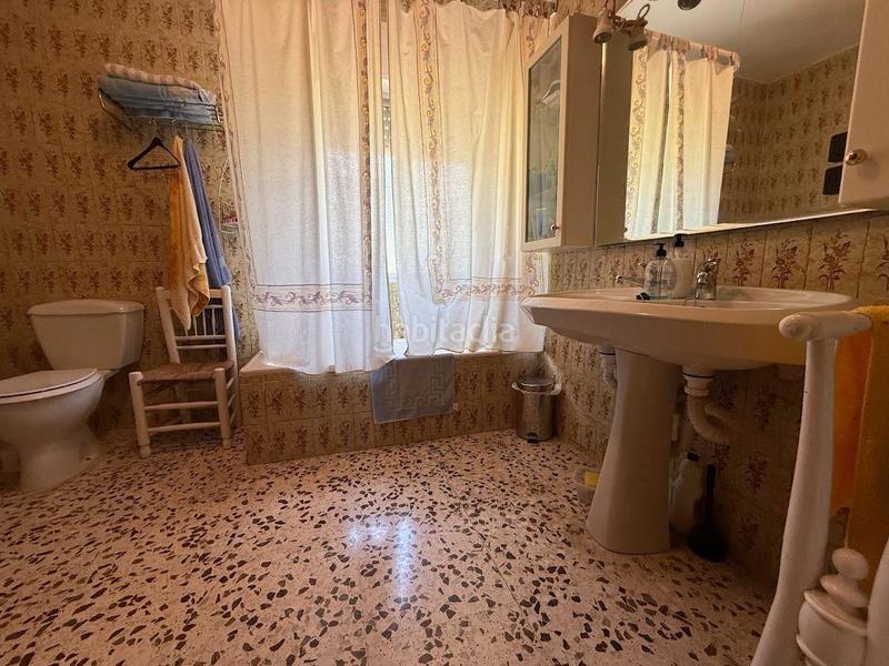 Foto f3bee7e4-c27d-4a9f-bf97-e9634b2eefed. Casa amb aparcament a Batoi Alcoi