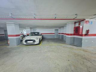 Car parking in Calle PIROTECNICO GORI