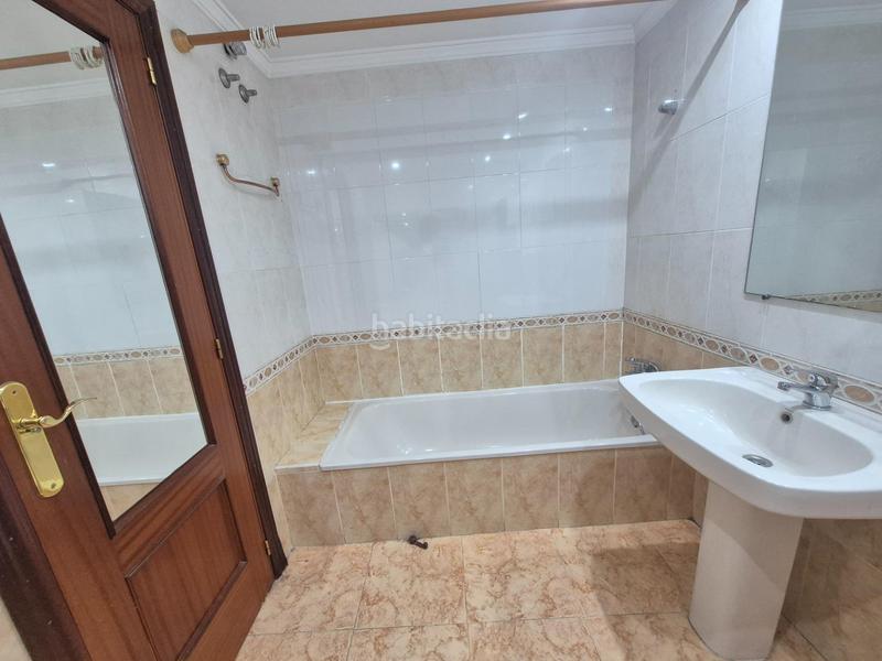 Foto ac81fc5d-d25f-4b10-98e6-a78f2d6400e7. Alquiler piso ascensor amueblado con plaza de garaje en Burjassot