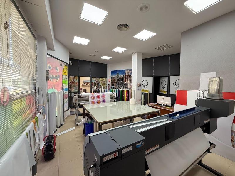 Foto 3fada8fc-250b-4278-bfd6-cbfbf70296a2. Alquiler local comercial  con gran visibilidad en Mislata