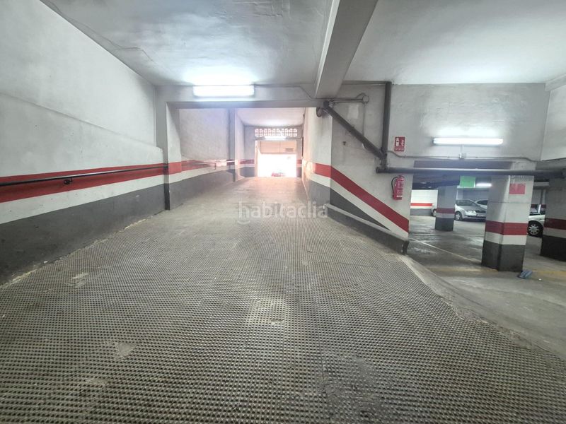 Foto ce39946a-16d2-4dd0-b15e-307d8b310101. Aparcament cotxe a La Constitución-Canaleta Mislata