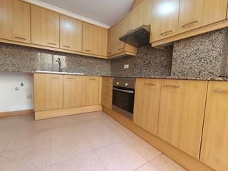 Lloguer Pis a País Valencià. Seminuevo con garaje, vacío de muebles