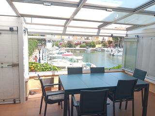 Maison jumelée à Port Saplaya. Chalet pareado en venta en port saplaya
