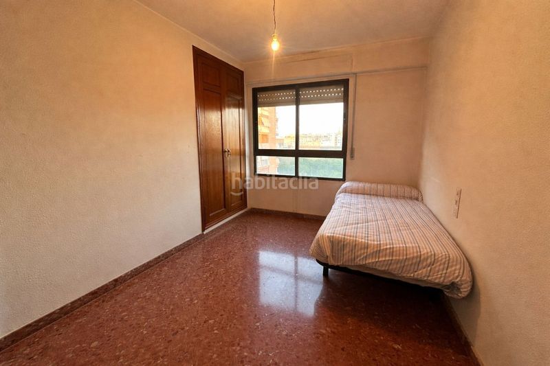 Foto 134978ed-f443-4d74-8cb9-90a964ff814a. Pis amb xemeneia aparcament a Barrio de Campanar Valencia