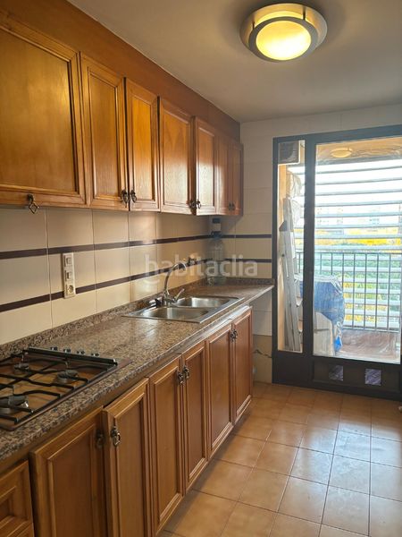 Foto f40cf71a-0ab5-4858-81f4-b872c9c9682d. Pis amb xemeneia aparcament a Barrio de Campanar Valencia