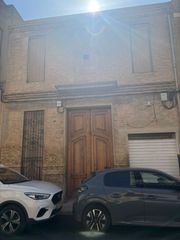 Casa aparellada a Carrer de Sant Salvador