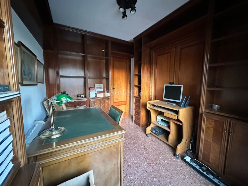 Foto bde75364-a6c1-4fb3-bbc5-9e732617baa6. Pis amb xemeneia aparcament a Barrio de Campanar Valencia