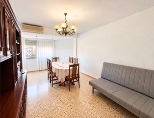 Pis  Carrer d'oltà. Piso de 91 m² con 3 habitaciones y garaje incluido en calle oltà