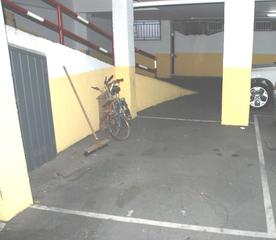 Aparcament cotxe  Carrer de colòmbia. Con trastero