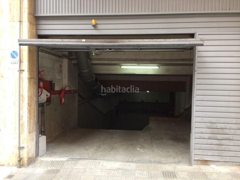 Foto c1036588-c39a-43ff-89c4-09a835bfb7bb. Aparcament cotxe a Font Verda Granollers