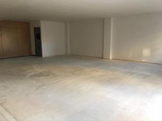 Rent Office space in Carrer de l'hospital 186. Mucha luz y diafano
