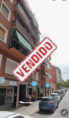 Pis  Avinguda 305. Piso en el centro