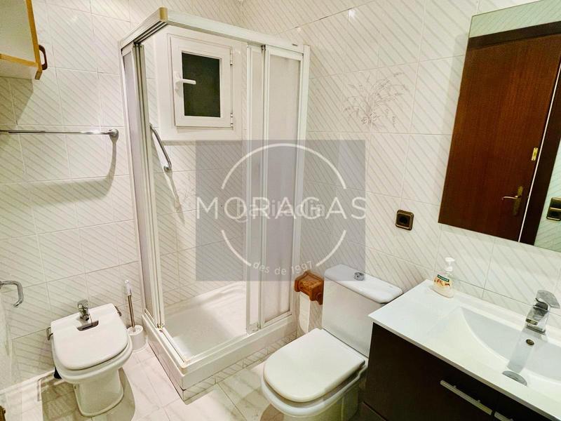 Foto 0f197982-42ef-41b3-8a86-b9f3d6c6f711. Etagenwohnung mit heizung in Centre Castelldefels