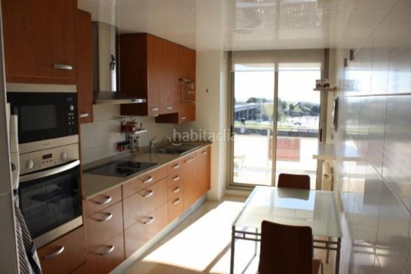 Foto f92d39eb-3873-4a15-87b5-17f0e2c4af73. Àtic amb calefacció aparcament piscina a Clarà Torredembarra