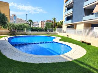 Planta baixa  Calle quatre vents. Junto a la playa con piscina.