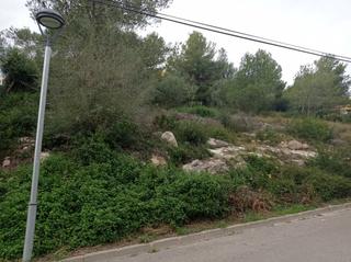 Terrain résidentiel à Torre dels escipions 105. Solar en venta  segur de dalt segur de calafell