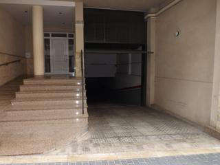 Aparcament cotxe a Calle mar 31. Buena plaza de garaje ubicada en el mismísimo centro de calafell