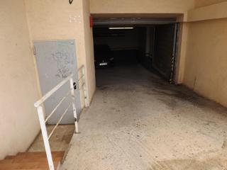 Aparcament cotxe a Calle eres 21. Buena plaza de garaje ubicada en el mismísimo centro de calafell