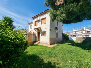 Casa adossada  Avenida juli cesar