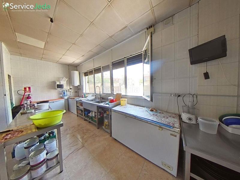 Foto c9b415d9-d2d0-49a3-9039-69505c60f60d. Trapasso locale commerciale in calle trasversal 11 in Vendrell (El)